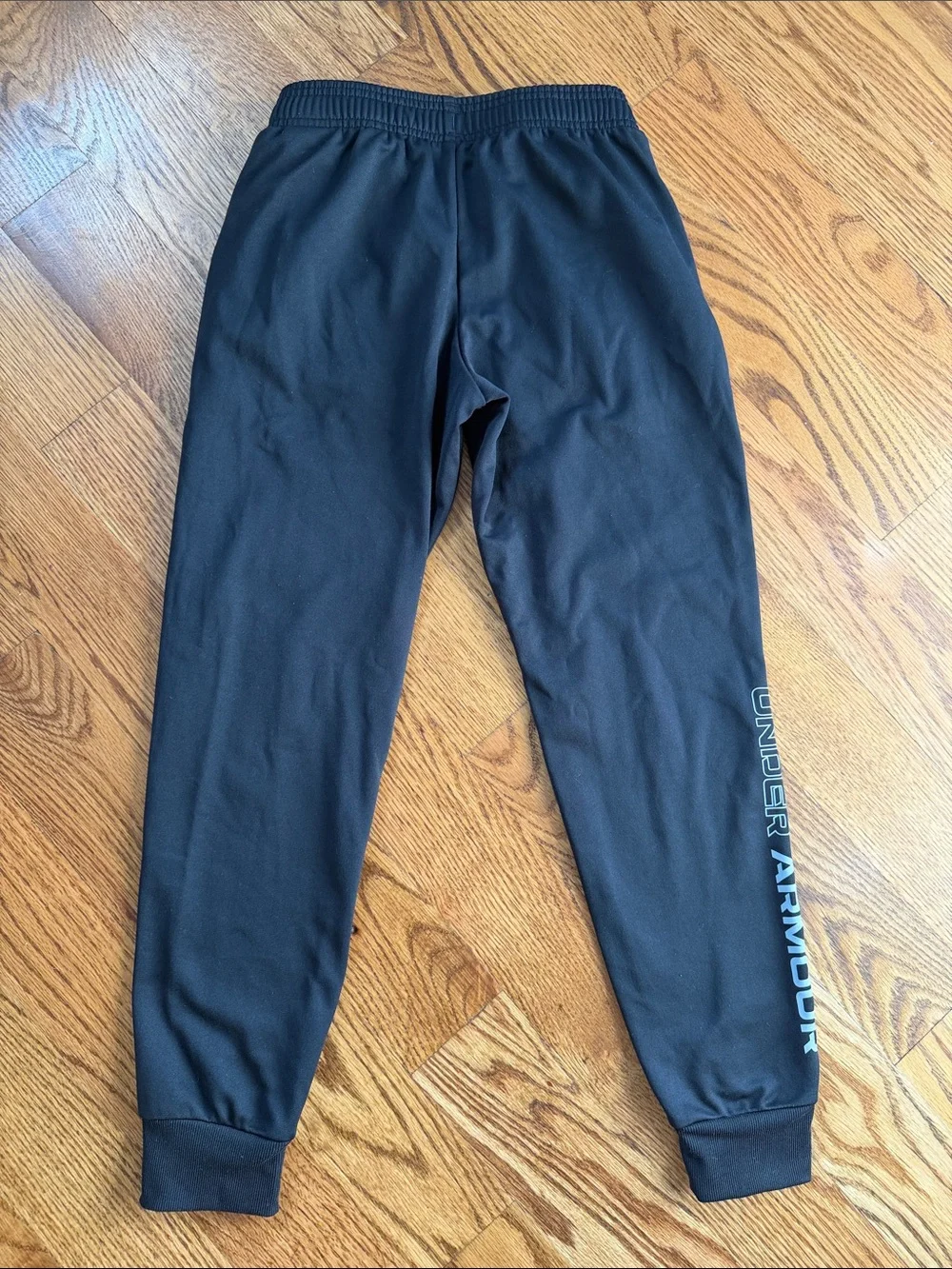 Boy’s Under Armour Joggers. Size Small. Like New Condition.